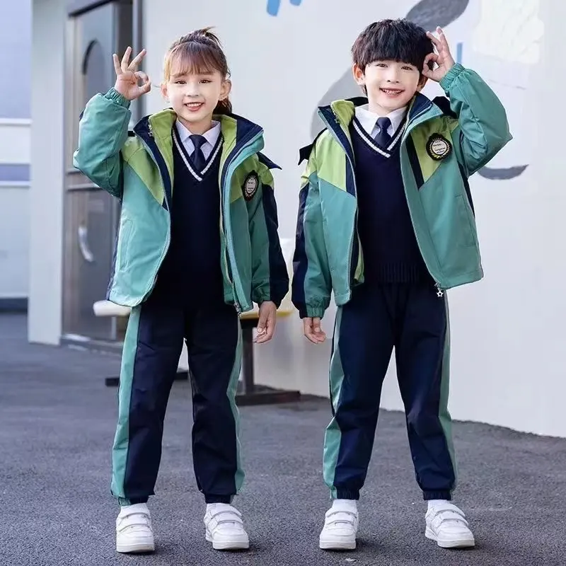 重庆小学生冲锋衣定制